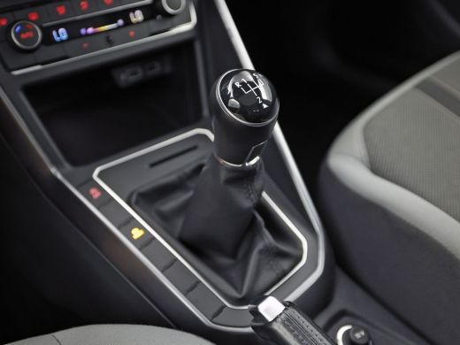 Volkswagen Polo 1.0 TSI Highline (SCHUIFDAK, APPLE CARPLAY, VITRUAL COCKPIT, ACC, LM VELGEN, CAMERA, NIEUWE APK, ... ActivLease financial lease