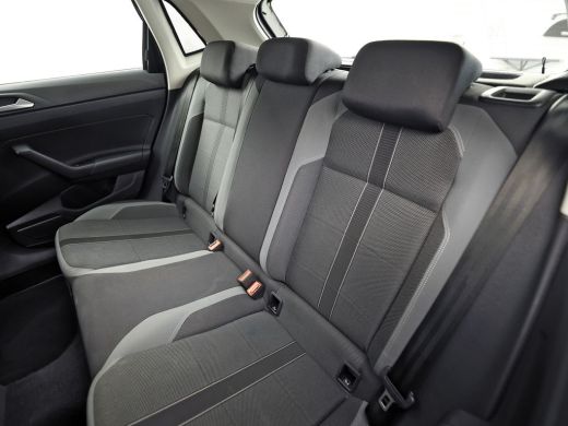 Volkswagen Polo 1.0 TSI Highline (SCHUIFDAK, APPLE CARPLAY, VITRUAL COCKPIT, ACC, LM VELGEN, CAMERA, NIEUWE APK, ... ActivLease financial lease