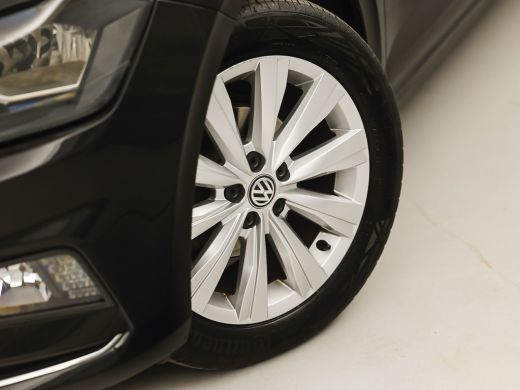 Volkswagen Polo 1.0 TSI Highline (SCHUIFDAK, APPLE CARPLAY, VITRUAL COCKPIT, ACC, LM VELGEN, CAMERA, NIEUWE APK, ... ActivLease financial lease