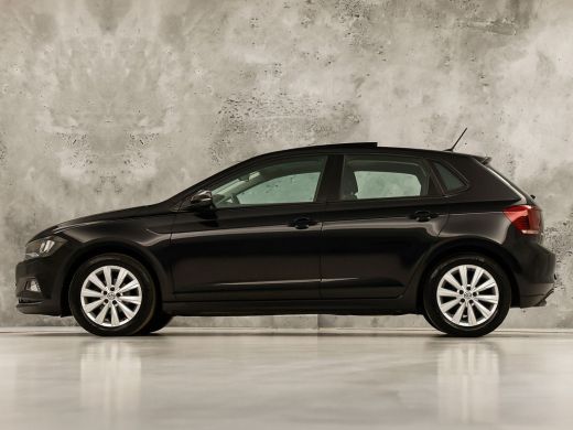 Volkswagen Polo 1.0 TSI Highline (SCHUIFDAK, APPLE CARPLAY, VITRUAL COCKPIT, ACC, LM VELGEN, CAMERA, NIEUWE APK, ... ActivLease financial lease