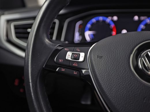 Volkswagen Polo 1.0 TSI Highline (SCHUIFDAK, APPLE CARPLAY, VITRUAL COCKPIT, ACC, LM VELGEN, CAMERA, NIEUWE APK, ... ActivLease financial lease
