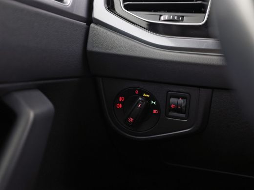 Volkswagen Polo 1.0 TSI Highline (SCHUIFDAK, APPLE CARPLAY, VITRUAL COCKPIT, ACC, LM VELGEN, CAMERA, NIEUWE APK, ... ActivLease financial lease