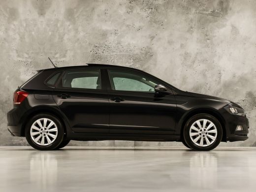 Volkswagen Polo 1.0 TSI Highline (SCHUIFDAK, APPLE CARPLAY, VITRUAL COCKPIT, ACC, LM VELGEN, CAMERA, NIEUWE APK, ... ActivLease financial lease