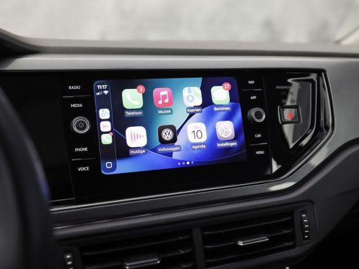 Volkswagen Polo 1.0 TSI Highline (SCHUIFDAK, APPLE CARPLAY, VITRUAL COCKPIT, ACC, LM VELGEN, CAMERA, NIEUWE APK, ... ActivLease financial lease