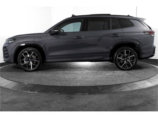 Volkswagen Tayron 1.5 eHybrid 272 PK R-Line | Black Style Pakket | S/K-Panodak | Elek. Trekhaak | Dig. Cockpit | Ad... ActivLease financial lease