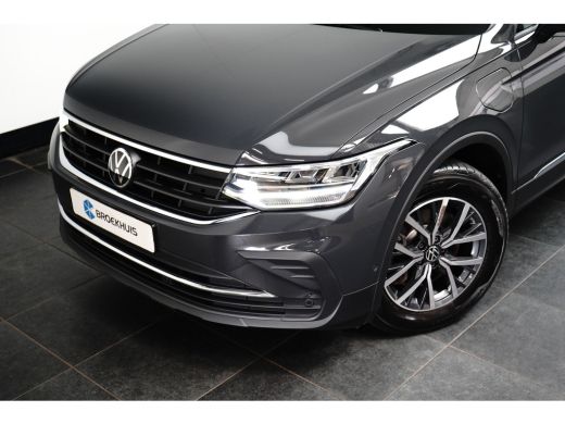 Volkswagen Tiguan 1.4 TSI DSG-6 245PK Life Edition | NAVIGATIE | CAMERA | AUTO A. KLEP | STOEL + STUURVERW. | APP. ... ActivLease financial lease