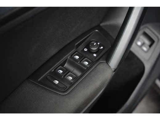 Volkswagen Tiguan 1.4 TSI DSG-6 245PK Life Edition | NAVIGATIE | CAMERA | AUTO A. KLEP | STOEL + STUURVERW. | APP. ... ActivLease financial lease