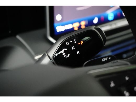 Volkswagen Tiguan 1.5 TSI eHybrid 204PK DSG-6 Elegance | PANORAMADAK | CAMERA | ELEKTR. A. KLEP | HUD | MASSAGESTOE... ActivLease financial lease