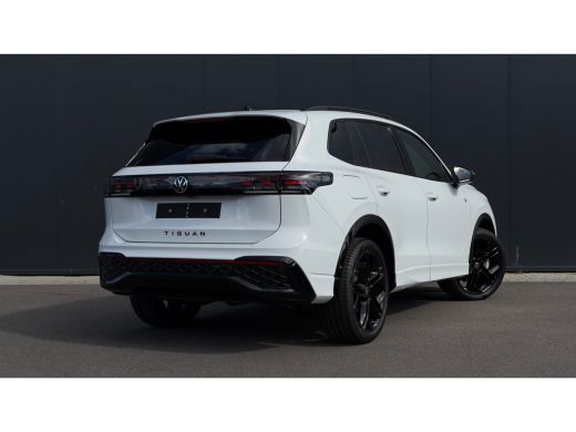 Volkswagen Tiguan R-Line Edition - eHybrid | 'App-Connect' draadloze smartphone integratie | Automatische afstandsr... ActivLease financial lease