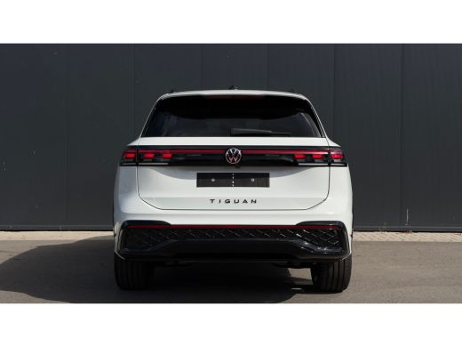 Volkswagen Tiguan R-Line Edition - eHybrid | 'App-Connect' draadloze smartphone integratie | Automatische afstandsr... ActivLease financial lease