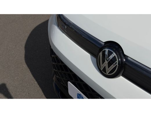 Volkswagen Tiguan R-Line Edition - eHybrid | 'App-Connect' draadloze smartphone integratie | Automatische afstandsr... ActivLease financial lease