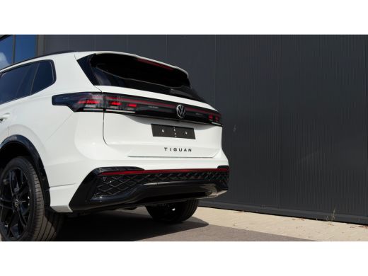 Volkswagen Tiguan R-Line Edition - eHybrid | 'App-Connect' draadloze smartphone integratie | Automatische afstandsr... ActivLease financial lease