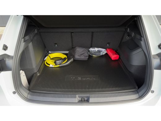 Volkswagen Tiguan R-Line Edition - eHybrid | 'App-Connect' draadloze smartphone integratie | Automatische afstandsr... ActivLease financial lease