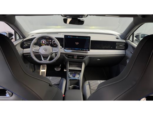 Volkswagen Tiguan R-Line Edition - eHybrid | 'App-Connect' draadloze smartphone integratie | Automatische afstandsr... ActivLease financial lease
