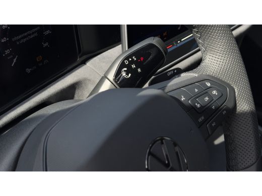 Volkswagen Tiguan R-Line Edition - eHybrid | 'App-Connect' draadloze smartphone integratie | Automatische afstandsr... ActivLease financial lease