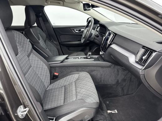 Volvo  V60 B3 Momentum Advantage | 19" | Exterior Styling Pack | Adaptieve Cruise | BLIS | Stoel/Stuurverwar... ActivLease financial lease