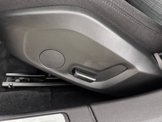 Volvo  V60 B3 Momentum Advantage | 19" | Exterior Styling Pack | Adaptieve Cruise | BLIS | Stoel/Stuurverwar... ActivLease financial lease