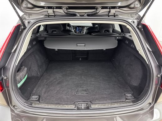 Volvo  V60 B3 Momentum Advantage | 19" | Exterior Styling Pack | Adaptieve Cruise | BLIS | Stoel/Stuurverwar... ActivLease financial lease