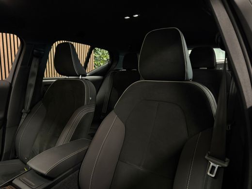 Volvo  XC40 Recharge Plus | 96% SoH | Parkeercamera | All-season banden | Stoel en Stuurwielverwarming | 19 I... ActivLease financial lease