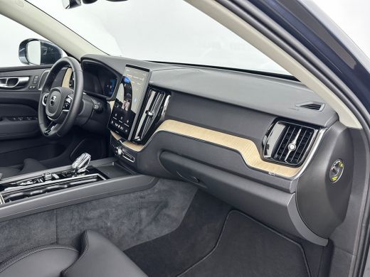 Volvo  XC60 T6 350PK AWD Plus Bright | Trekhaak | 360 Camera | Getint Glas | Harman Kardon | Elektr. verst. S... ActivLease financial lease