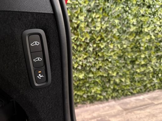 Volvo  XC90 T8 AWD Recharge R-Design Long Range | Luchtvering | Stoelventilatie | Trekhaak | 360&deg; Camera | Ha... ActivLease financial lease