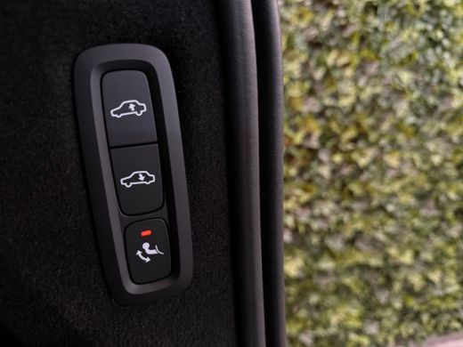 Volvo  XC90 T8 AWD Recharge Ultra Black Executive Edit. | Full Option! | Bowers & Wilkins | Luchtvering | Sto... ActivLease financial lease