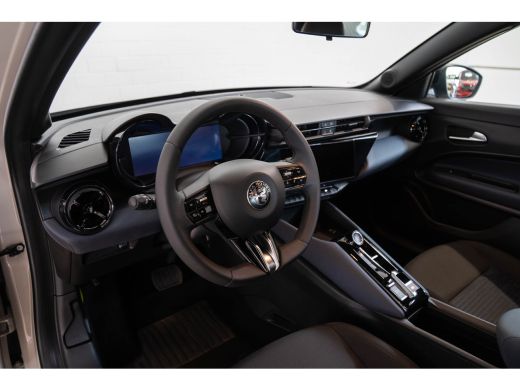 Alfa Romeo Junior Elettrica 54 kWh | Apple Carplay & Android Auto | Parkeesensoren | Keyless | Climate Controle | A... ActivLease financial lease