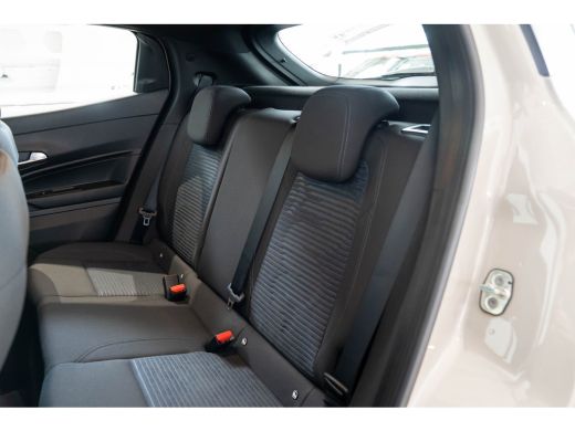 Alfa Romeo Junior Elettrica 54 kWh | Apple Carplay & Android Auto | Parkeesensoren | Keyless | Climate Controle | A... ActivLease financial lease