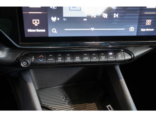Alfa Romeo Junior Elettrica 54 kWh | Apple Carplay & Android Auto | Parkeesensoren | Keyless | Climate Controle | A... ActivLease financial lease
