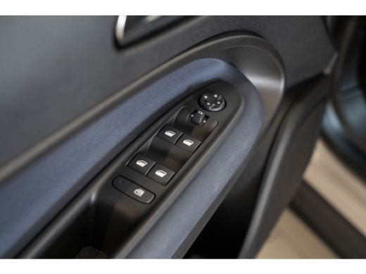 Alfa Romeo Junior Elettrica 54 kWh | Apple Carplay & Android Auto | Parkeesensoren | Keyless | Climate Controle | A... ActivLease financial lease