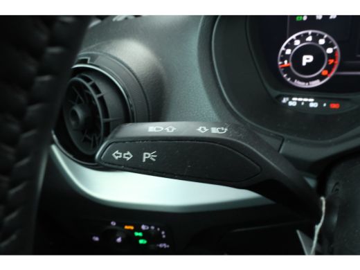 Audi Q2 1.4 TFSI CoDS-line Automaat, Stoelverwarming, Virtual, Leer, ActivLease financial lease