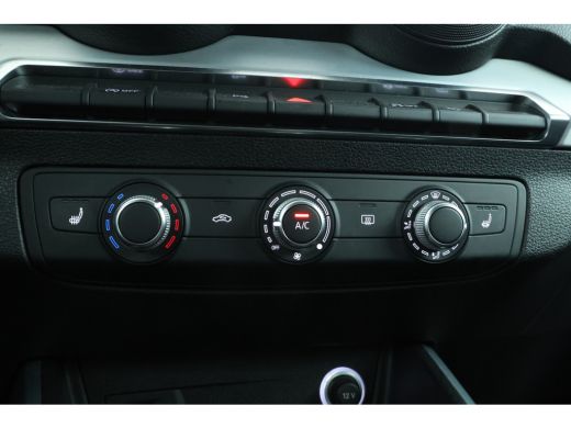 Audi Q2 1.4 TFSI CoDS-line Automaat, Stoelverwarming, Virtual, Leer, ActivLease financial lease