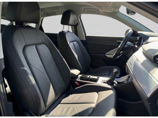 Audi Q3 45 TFSI e 245PK BUSINESS EDITION PHEV LEDER/NAVICAMERA/CARPLAY/ELEKTR.KLEP ActivLease financial lease