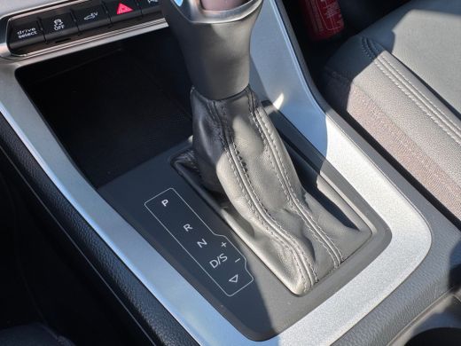 Audi Q3 45 TFSI e 245PK BUSINESS EDITION PHEV LEDER/NAVICAMERA/CARPLAY/ELEKTR.KLEP ActivLease financial lease