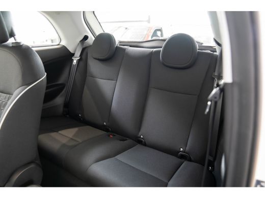 Fiat 500e 42 kWh | Camera | Navigatie | Apple Carplay & Android Auto | Parkeersensoren | Climate Controle |... ActivLease financial lease