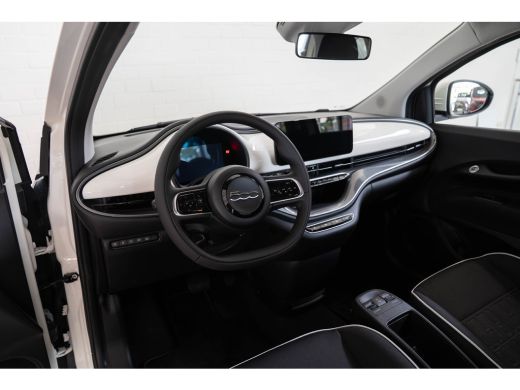 Fiat 500e 42 kWh | Camera | Navigatie | Apple Carplay & Android Auto | Parkeersensoren | Climate Controle |... ActivLease financial lease