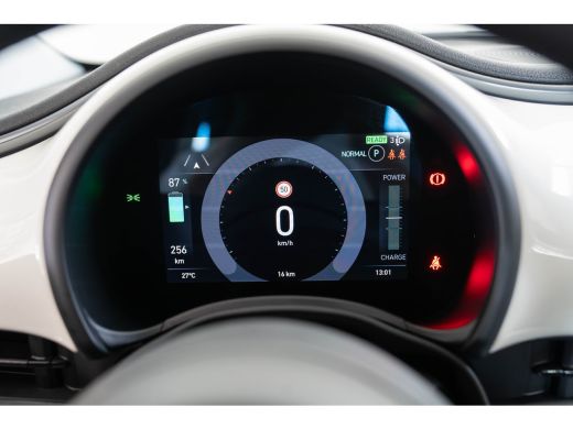 Fiat 500e 42 kWh | Camera | Navigatie | Apple Carplay & Android Auto | Parkeersensoren | Climate Controle |... ActivLease financial lease