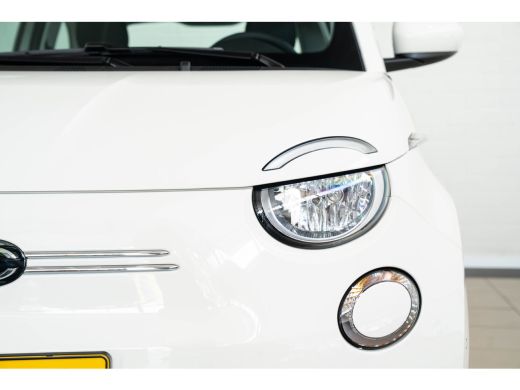 Fiat 500e 42 kWh | Camera | Navigatie | Apple Carplay & Android Auto | Parkeersensoren | Climate Controle |... ActivLease financial lease