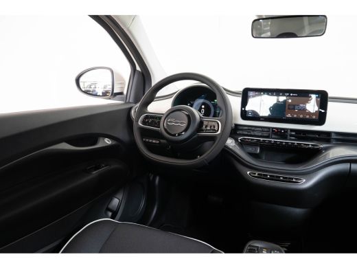 Fiat 500e 42 kWh | Camera | Navigatie | Apple Carplay & Android Auto | Parkeersensoren | Climate Controle |... ActivLease financial lease