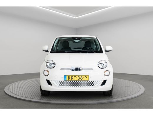 Fiat 500e 42 kWh | Camera | Navigatie | Apple Carplay & Android Auto | Parkeersensoren | Climate Controle |... ActivLease financial lease