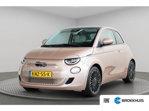 Fiat 500 La Prima 42 kWh | SOH 93,5% | Panoramadak | Camera | Stoelverwarming | Navigatie | Keyless | 17 I... ActivLease financial lease