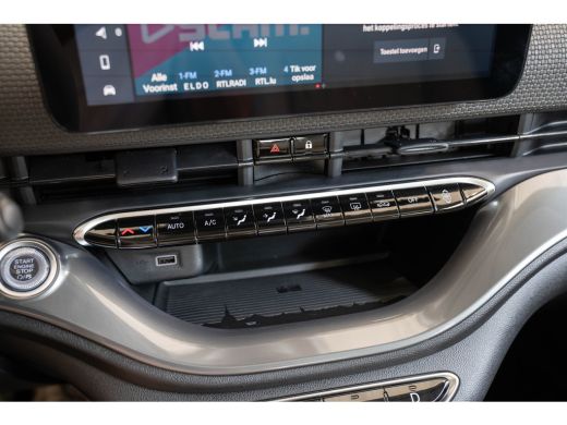Fiat 500 La Prima 42 kWh | SOH 93,5% | Panoramadak | Camera | Stoelverwarming | Navigatie | Keyless | 17 I... ActivLease financial lease
