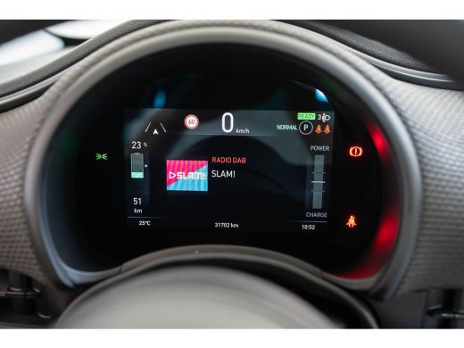 Fiat 500 La Prima 42 kWh | SOH 93,5% | Panoramadak | Camera | Stoelverwarming | Navigatie | Keyless | 17 I... ActivLease financial lease