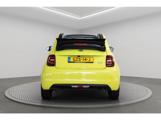 Fiat 500C Urban 42 kWh | SOH 100% | Navigatie | Camera | Parkeersensoren | Stoelverwarming | Climate Contro... ActivLease financial lease