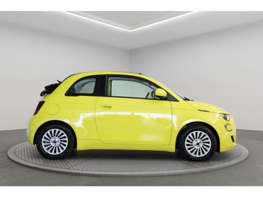 Fiat 500C Urban 42 kWh | SOH 100% | Navigatie | Camera | Parkeersensoren | Stoelverwarming | Climate Contro... ActivLease financial lease