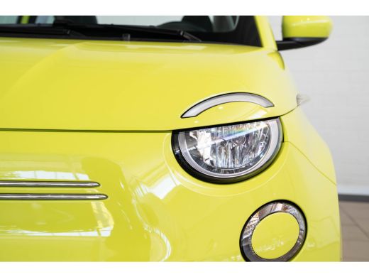 Fiat 500C Urban 42 kWh | SOH 100% | Navigatie | Camera | Parkeersensoren | Stoelverwarming | Climate Contro... ActivLease financial lease