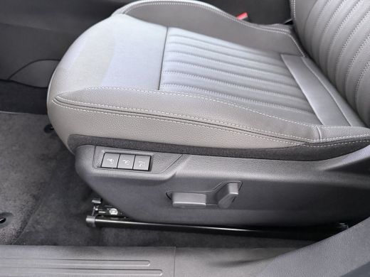 Fiat 600e La Prima 54 kWh Automaat ActivLease financial lease