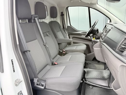 Ford Transit Custom 2.0 TDCI 130 PK / L1H1 / 2.5 TONS TREKHAAK / SORTIMO INRICHTING / AIRCO / CRUISE / 3-ZITS / LED /... ActivLease financial lease