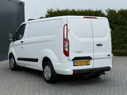 Ford Transit Custom 2.0 TDCI 130 PK / L1H1 / 2.5 TONS TREKHAAK / SORTIMO INRICHTING / AIRCO / CRUISE / 3-ZITS / LED /... ActivLease financial lease
