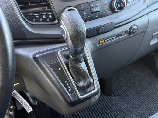 Ford Transit Custom 2.0 TDCI 130 PK / L2H1 / AUTOMAAT / TREKHAAK / AIRCO / CRUISE / CAMERA / 3-ZITS / LED / STOEL -EN... ActivLease financial lease